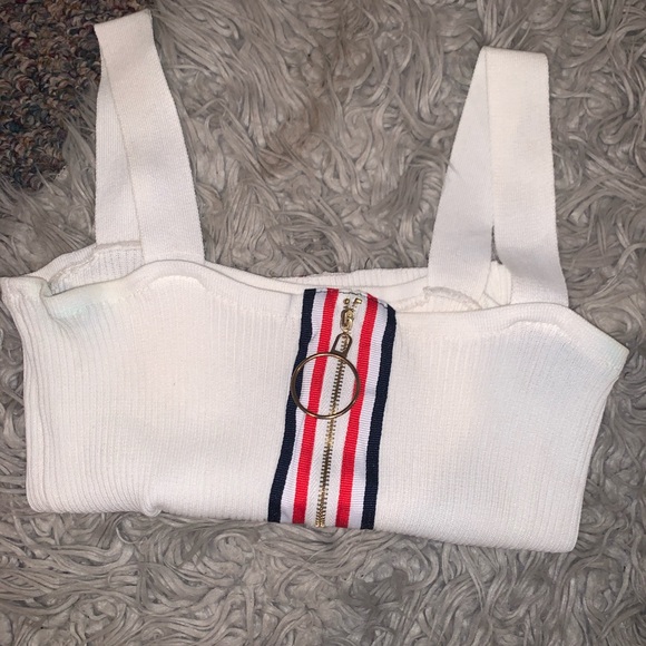 Crop top - Picture 2 of 2